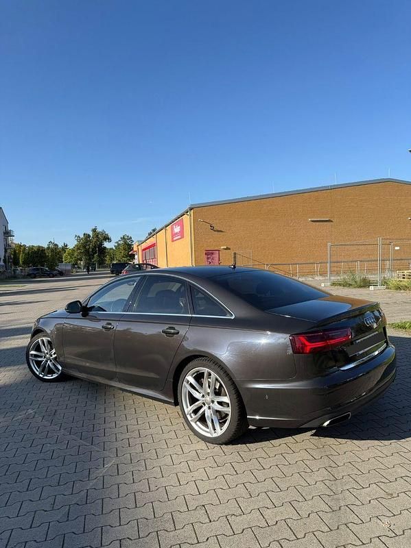 Gebraucht Audi A6 Ambiente 218 PS (160 kW) 2016 Braun Limousine