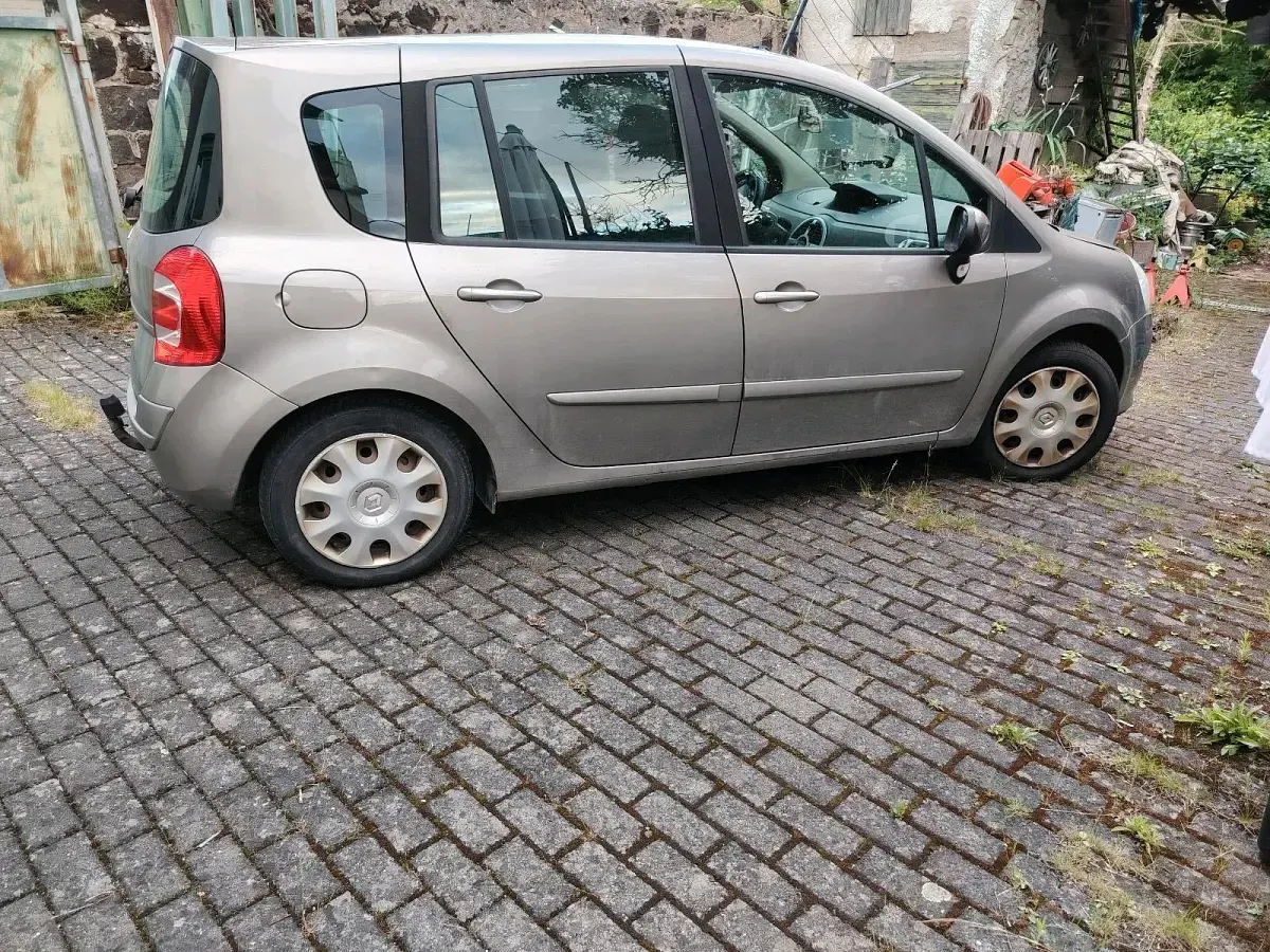 Gebraucht Renault Grand Modus 2009 Braun Van / Kleinbus