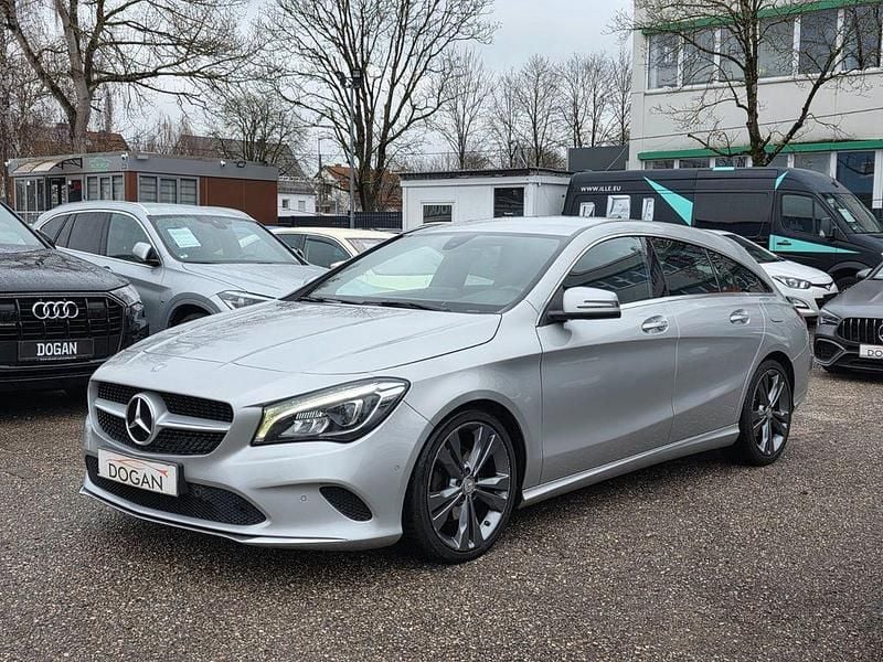 Gebraucht Mercedes CLA200 Shooting Brake Urban 136 PS (100 kW) 2017 Silber Kombi