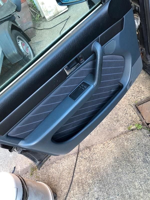 Brugt Audi A6 180 HK (132 kW) 1997 Blå Stationcar