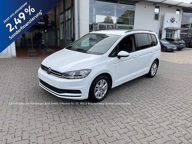 Pure white Gebraucht 2025 VW Touran Comfortline Van / Kleinbus | 33.398 € (Fairer Preis) - Bild 1/4