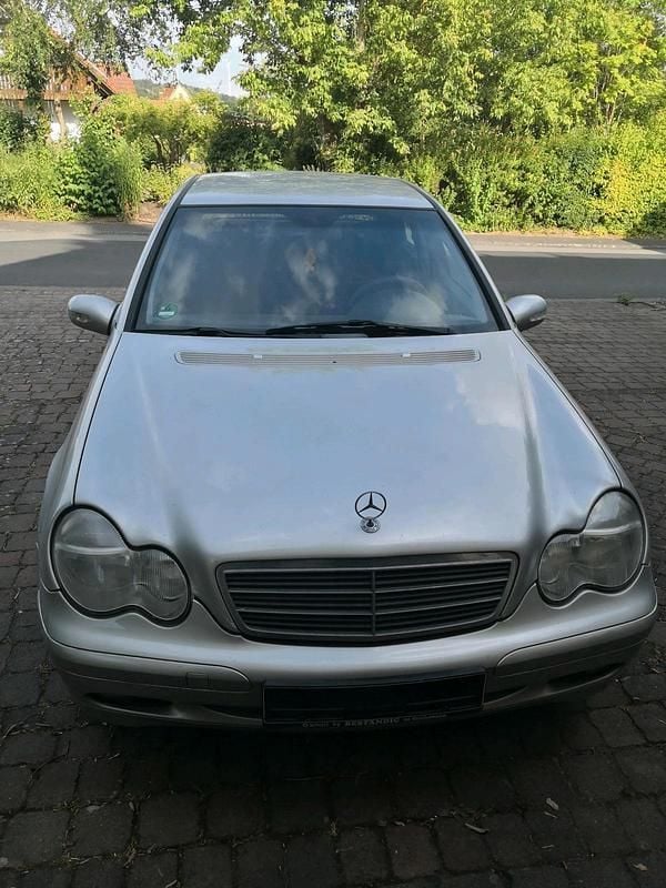 Silber Gebraucht 2001 Mercedes C180 Limousine | 899 € (Superpreis) - Bild 1/4