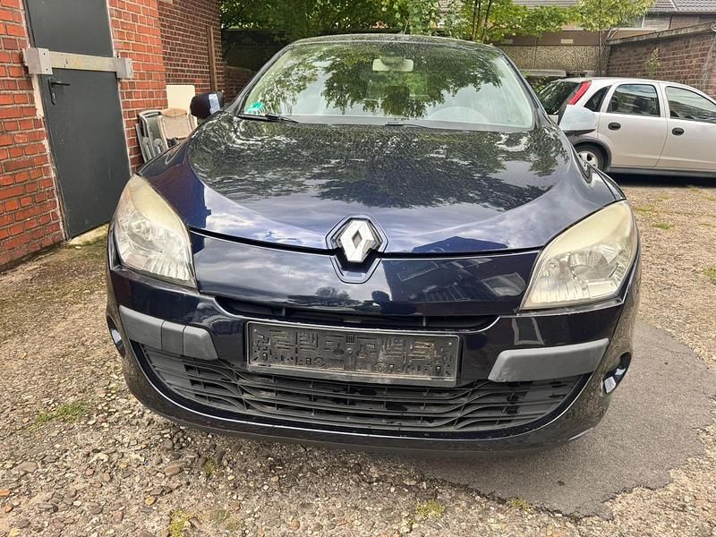 Blau Gebraucht 2008 Renault Mégane III Kleinwagen | 2.500 € (Fairer Preis) - Bild 1/4