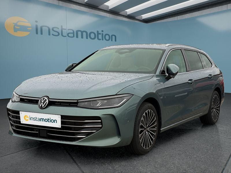 Grün Gebraucht 2024 VW Passat Kombi | 39.449 € (Etwas zu teuer) - Bild 1/4