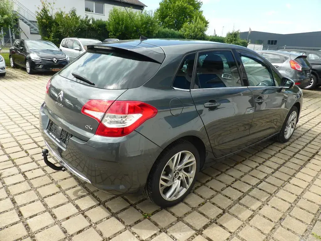 Gebraucht Citroën C4 SELECTION 120 PS (88 kW) 2013 Grau Limousine