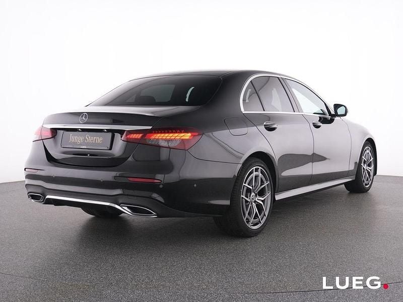 Gebraucht Mercedes E300 AMG 258 PS (189 kW) 2023 Schwarz Limousine
