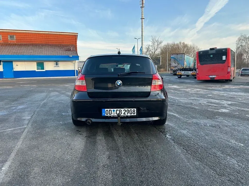Gebraucht BMW 120 Sport Line 163 PS (119 kW) 2006 Schwarz Kleinwagen