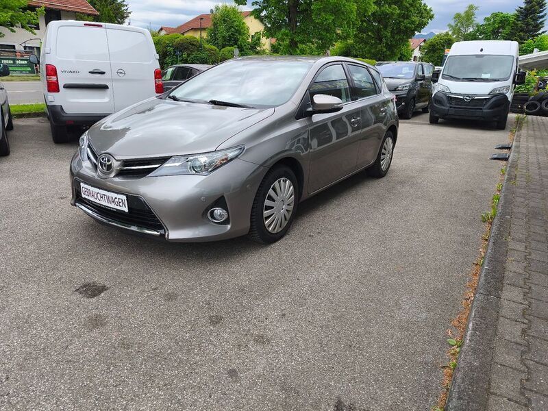 Avantgarde bronze me Gebraucht 2014 Toyota Auris Life+ Limousine | 10.900 € (Fairer Preis) - Bild 1/4