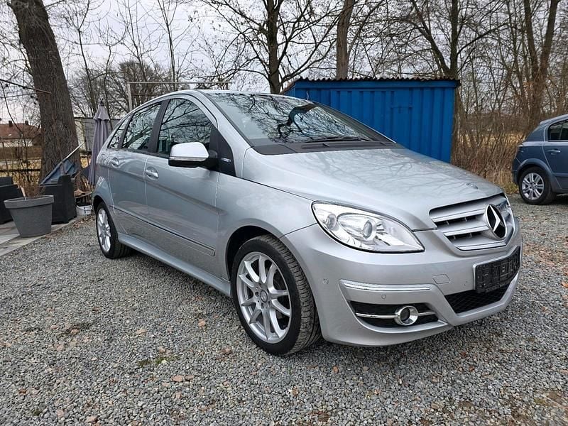 Second-hand Mercedes B160 95 CP (69 kW) 2010 Argintiu Monovolum