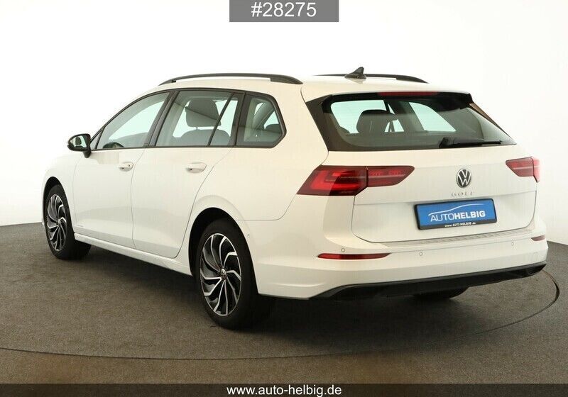 Gebraucht VW Golf VIII Life 116 PS (85 kW) 2022 Pure white Kombi