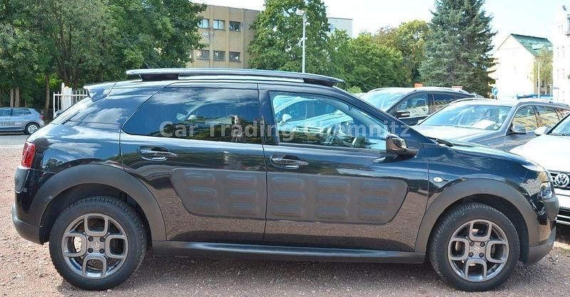 Second-hand Citroën C4 Shine 82 CP (60 kW) 2017 Negru SUV