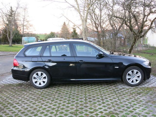 Second-hand BMW 320 250 CP (183 kW) 2012 Negru Break