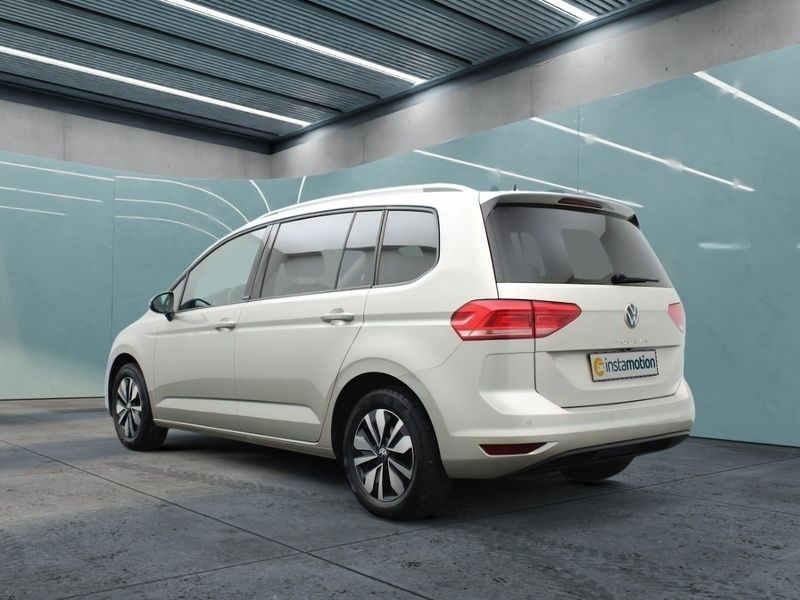 Gebraucht VW Touran S 150 PS (110 kW) 2024 Silber Van / Kleinbus