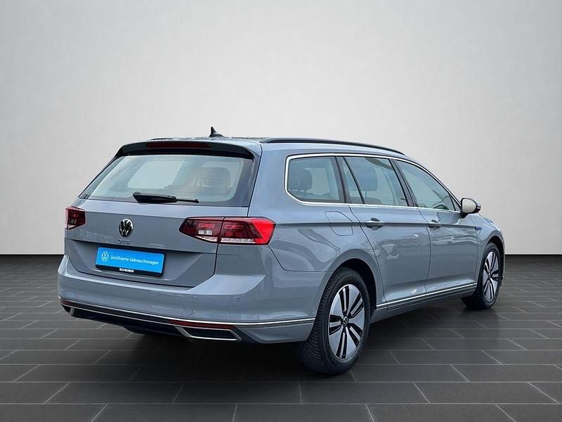 Gebraucht VW Passat GTE 218 PS (160 kW) 2022 Mondsteingrau Kombi