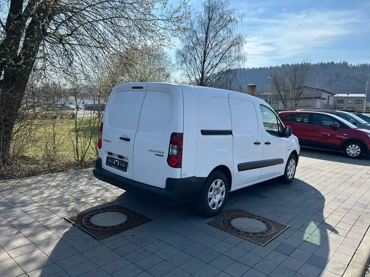 Gebraucht Peugeot Partner 49 kW (67 PS) 2015 Blanc banquise Van / Kleinbus