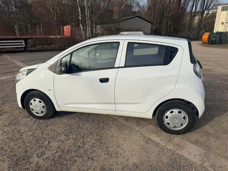 Gebraucht Chevrolet Spark 68 PS (50 kW) 2012 Weiß Kleinwagen
