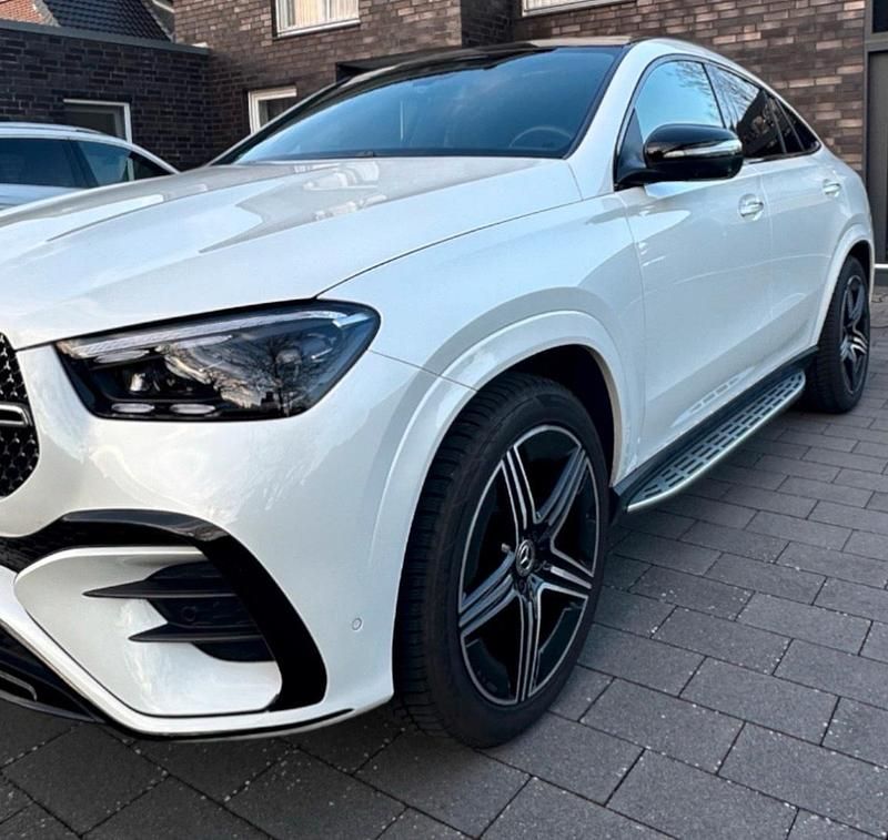 Weiß Gebraucht 2023 Mercedes GLE450 AMG Coupé | 86.850 € (Superpreis) - Bild 1/4