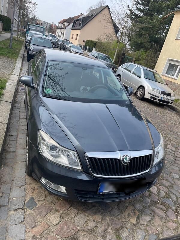Grau Gebraucht 2009 Skoda Octavia Limousine | 5.500 € (Guter Preis) - Bild 1/4