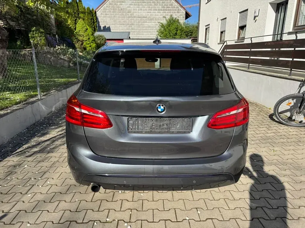Gebraucht BMW 225 Active Tourer Advantage 224 PS (164 kW) 2016 Schwarz Van / Kleinbus