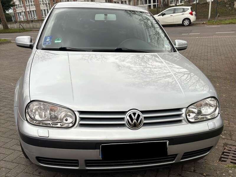Silber Gebraucht 2002 VW Golf IV Kleinwagen | 1.900 € (Fairer Preis) - Bild 1/4