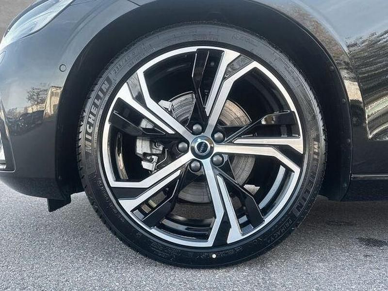 Gebraucht Volvo V60 Plus 197 PS (144 kW) 2025 Onyx schwarz Kombi