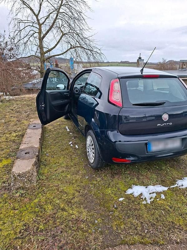 Gebraucht Fiat Punto 69 PS (50 kW) 2011 Blau Kleinwagen