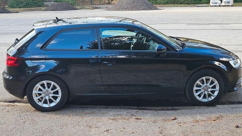 Gebraucht Audi A3 Design 125 PS (91 kW) 2013 Schwarz Limousine