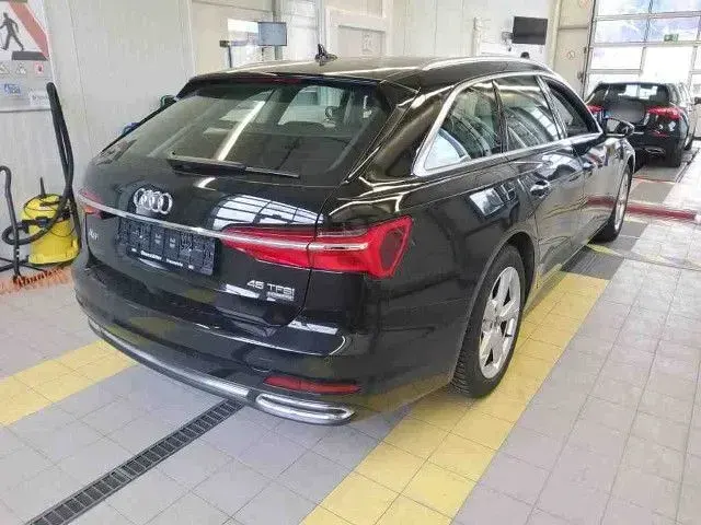 Gebraucht Audi A6 Design 265 PS (194 kW) 2023 Mythosschwarz metallic Kombi