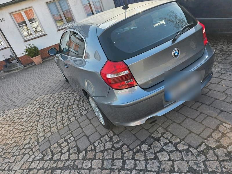 Gebraucht BMW 118 143 PS (105 kW) 2012 Grau Kleinwagen