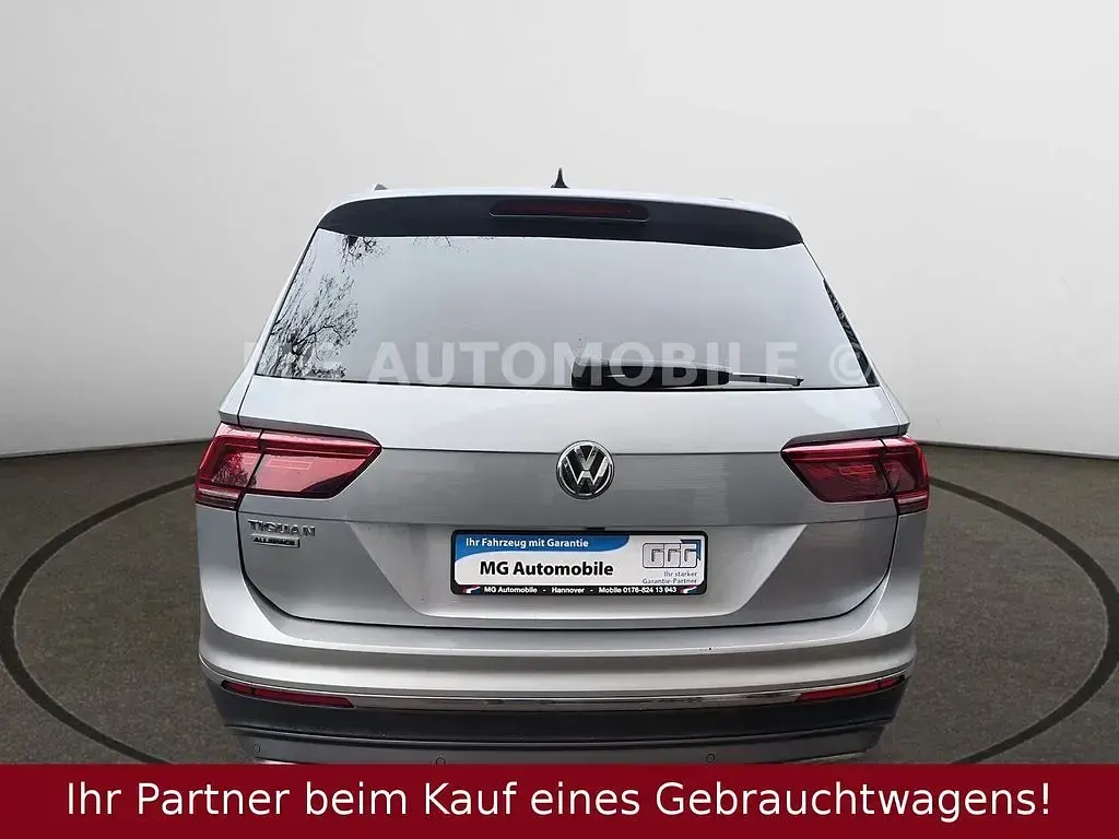 Gebraucht VW Tiguan Allspace Highline 150 PS (110 kW) 2021 Silber SUV