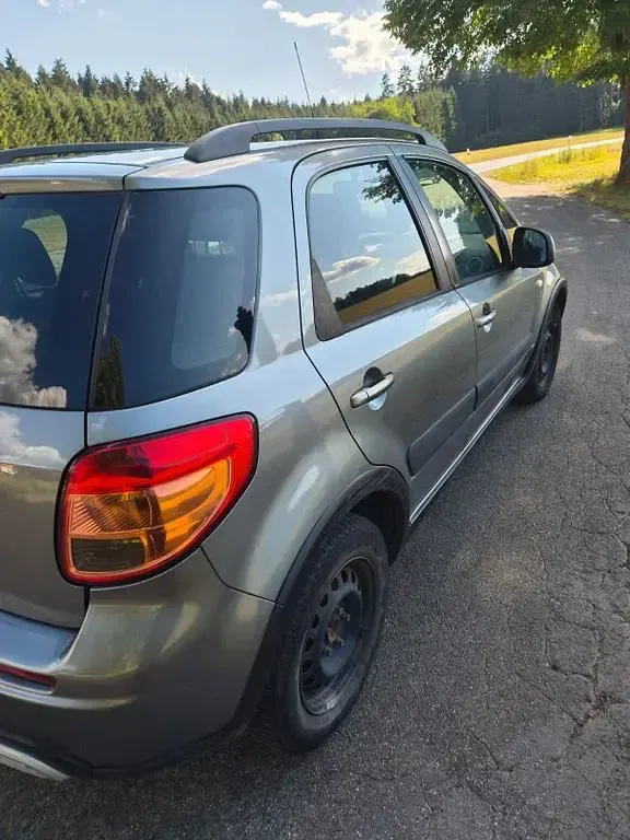 Gebraucht Suzuki SX4 Comfort 107 PS (78 kW) 2006 Grau Limousine