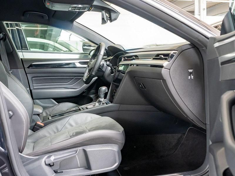 Gebraucht VW Arteon R-line 200 PS (147 kW) 2023 Schwarz / deep black (metallic) Kombi