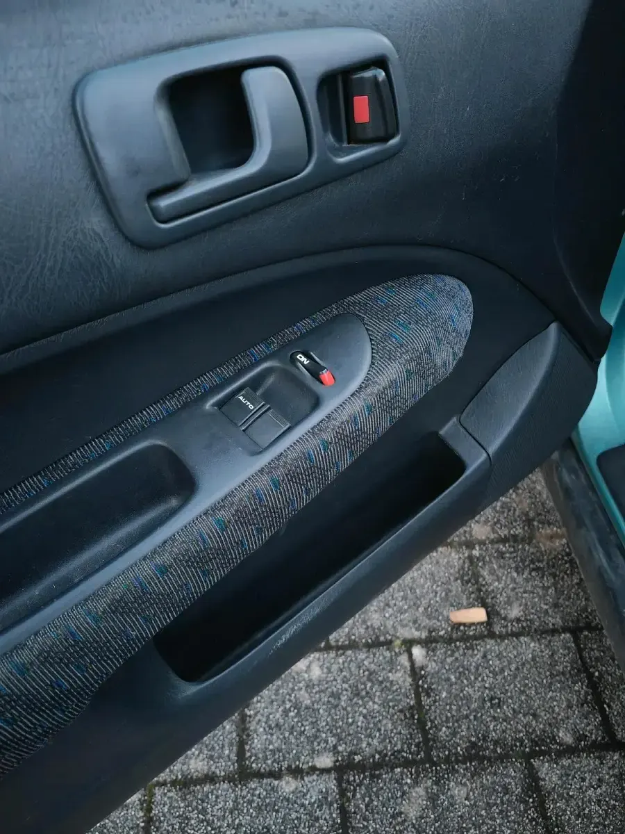 Gebraucht Honda Civic 115 PS (84 kW) 2000 Kleinwagen