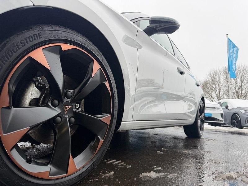 Gebraucht Cupra Leon 150 PS (110 kW) 2024 "nevada" weiss Limousine
