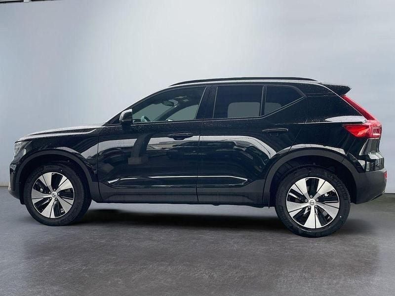 Neu Volvo XC40 Plus 197 PS (144 kW) 2025 Schwarz SUV