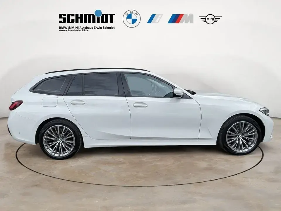Gebraucht BMW 320 Sport Line 190 PS (139 kW) 2023 Weiß Kombi