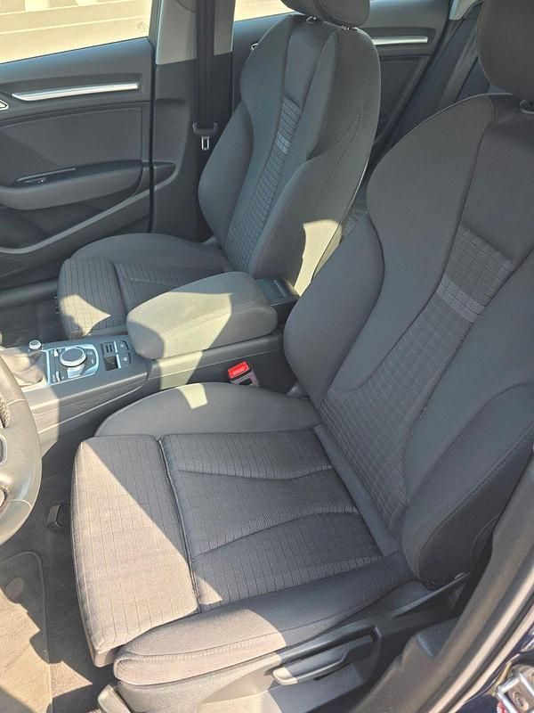 Gebraucht Audi A3 Sport 116 PS (85 kW) 2018 Blau Limousine