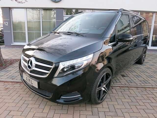 Schwarz Gebraucht 2018 Mercedes V250 Avantgarde Van / Kleinbus | 34.990 € (Superpreis) - Bild 1/4
