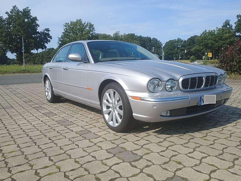 Gebraucht Jaguar XJ8 258 PS (189 kW) 2004 Silber Limousine