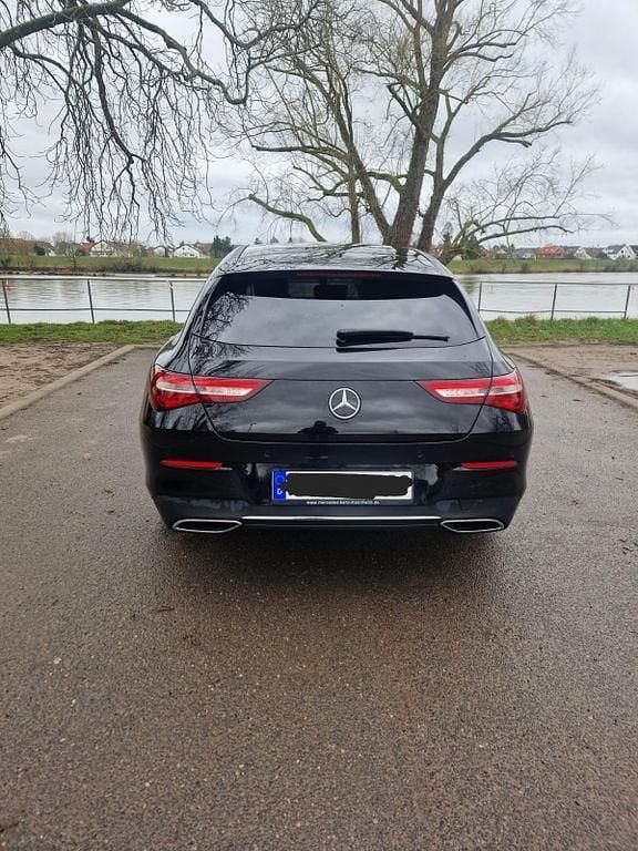 Gebraucht Mercedes CLA180 Shooting Brake 136 PS (100 kW) 2022 Schwarz Kombi