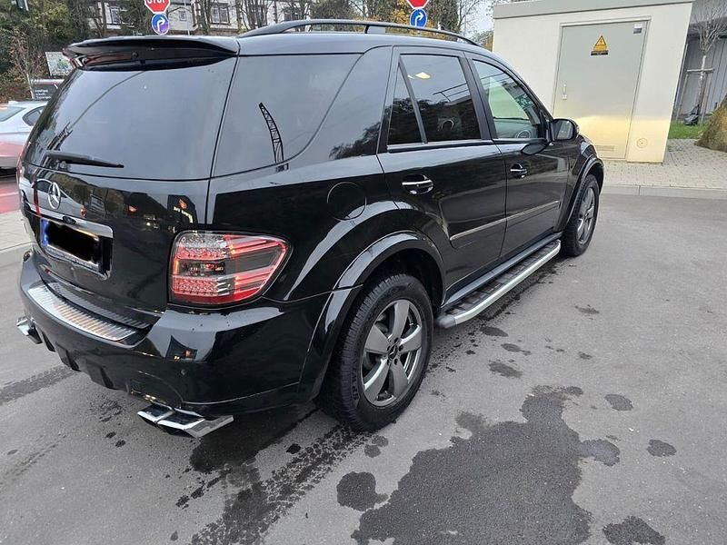 Gebraucht Mercedes ML420 306 PS (225 kW) 2008 Schwarz SUV