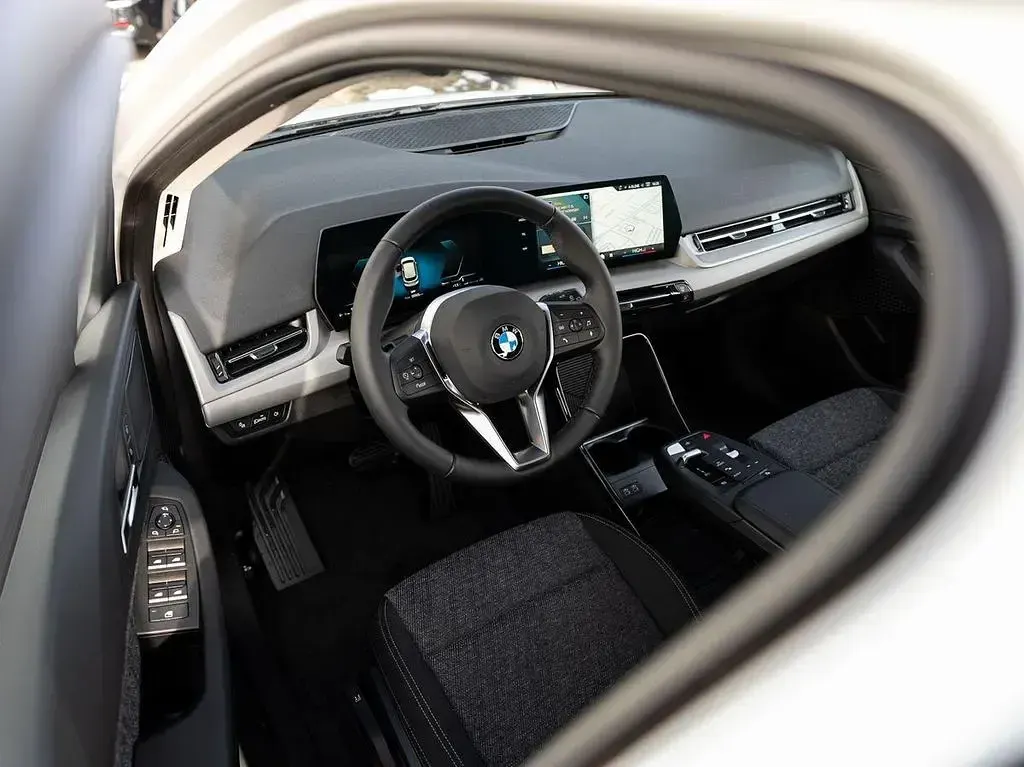 Gebraucht BMW 220 Active Tourer Performance 170 PS (125 kW) 2026 Alpinweiss uni Van / Kleinbus
