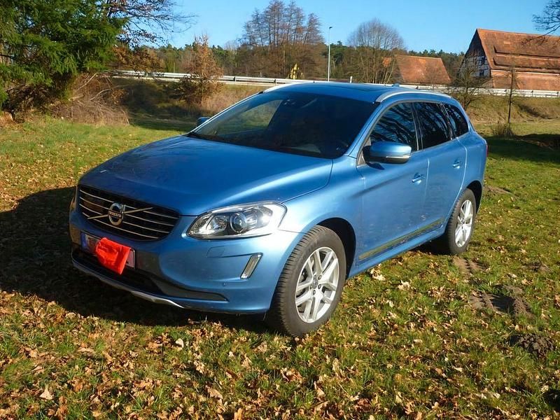 Blau Gebraucht 2017 Volvo XC60 Summum SUV | 20.000 € (Superpreis) - Bild 1/3