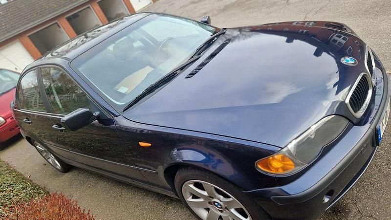Gebraucht BMW 320 150 PS (110 kW) 2003 Blau Limousine