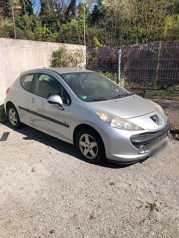 Gebraucht Peugeot 207 95 PS (69 kW) 2007 Silber Kleinwagen