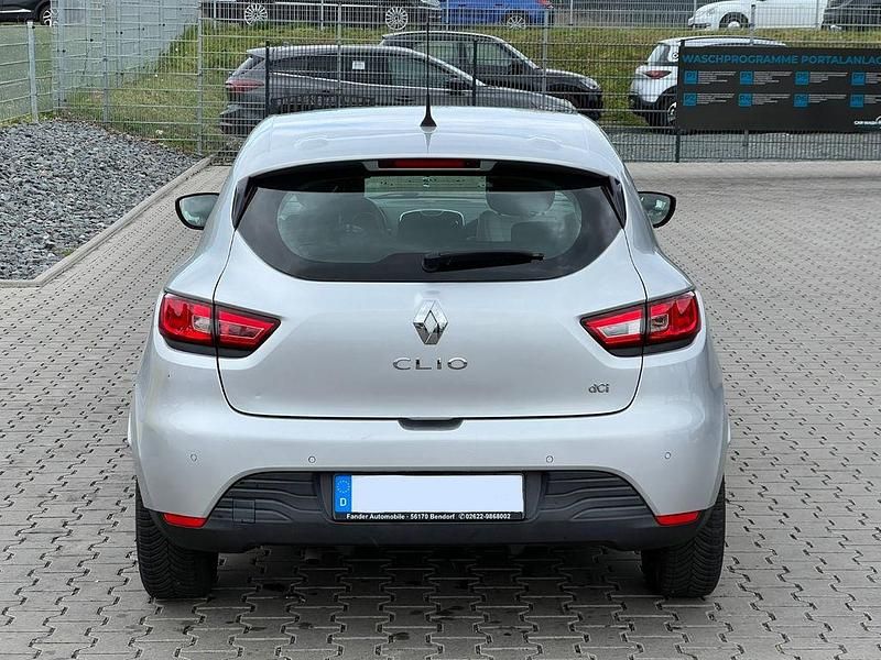 Gebraucht Renault Clio IV Experience 90 PS (66 kW) 2015 Silber Kleinwagen