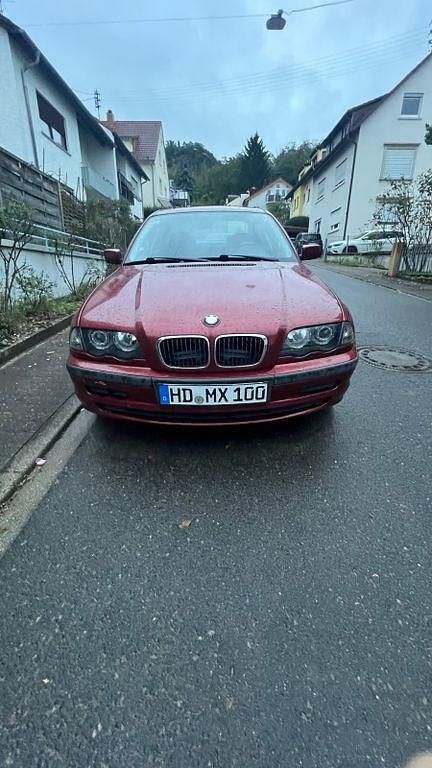 Rot Gebraucht 1998 BMW 318 Limousine | 2.600 € (Fairer Preis) - Bild 1/4