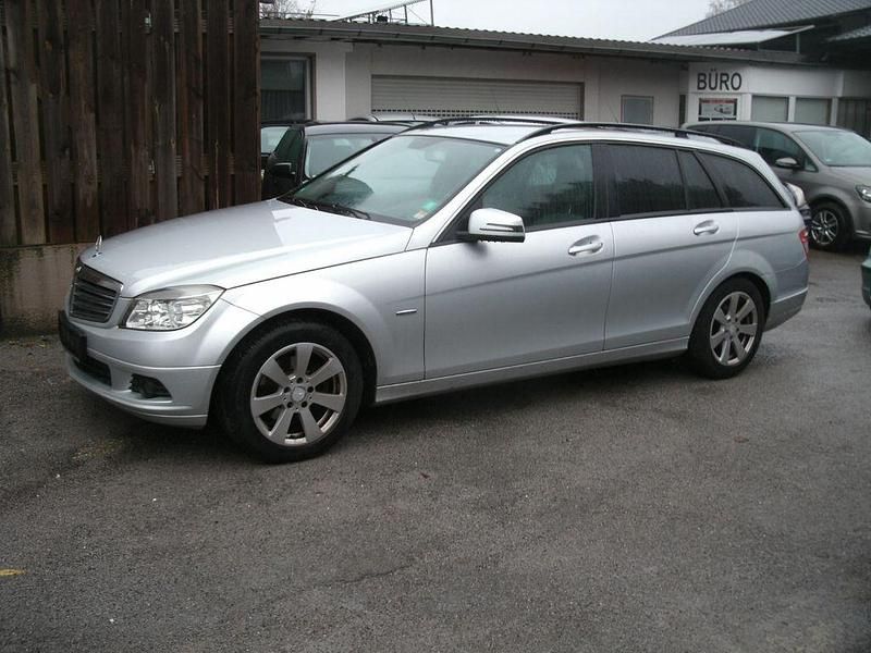 Gebraucht Mercedes C180 156 PS (114 kW) 2010 Silber Kombi
