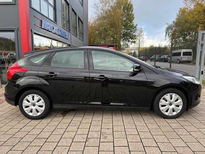 Gebraucht Ford Focus Trend 105 PS (77 kW) 2013 Schwarz Limousine