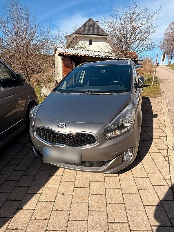 Gebraucht Kia Carens 140 PS (102 kW) 2016 Grau Van / Kleinbus